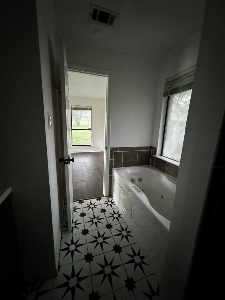 1306 Amthor Ave - Photo 2 of 23