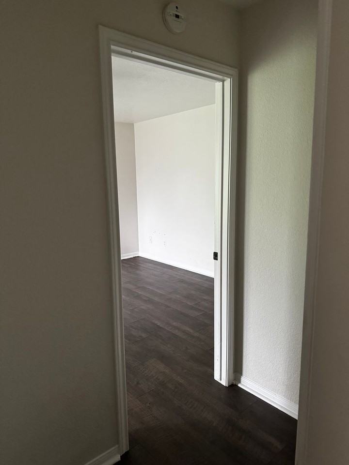 1306 Amthor Ave - Photo 5 of 23