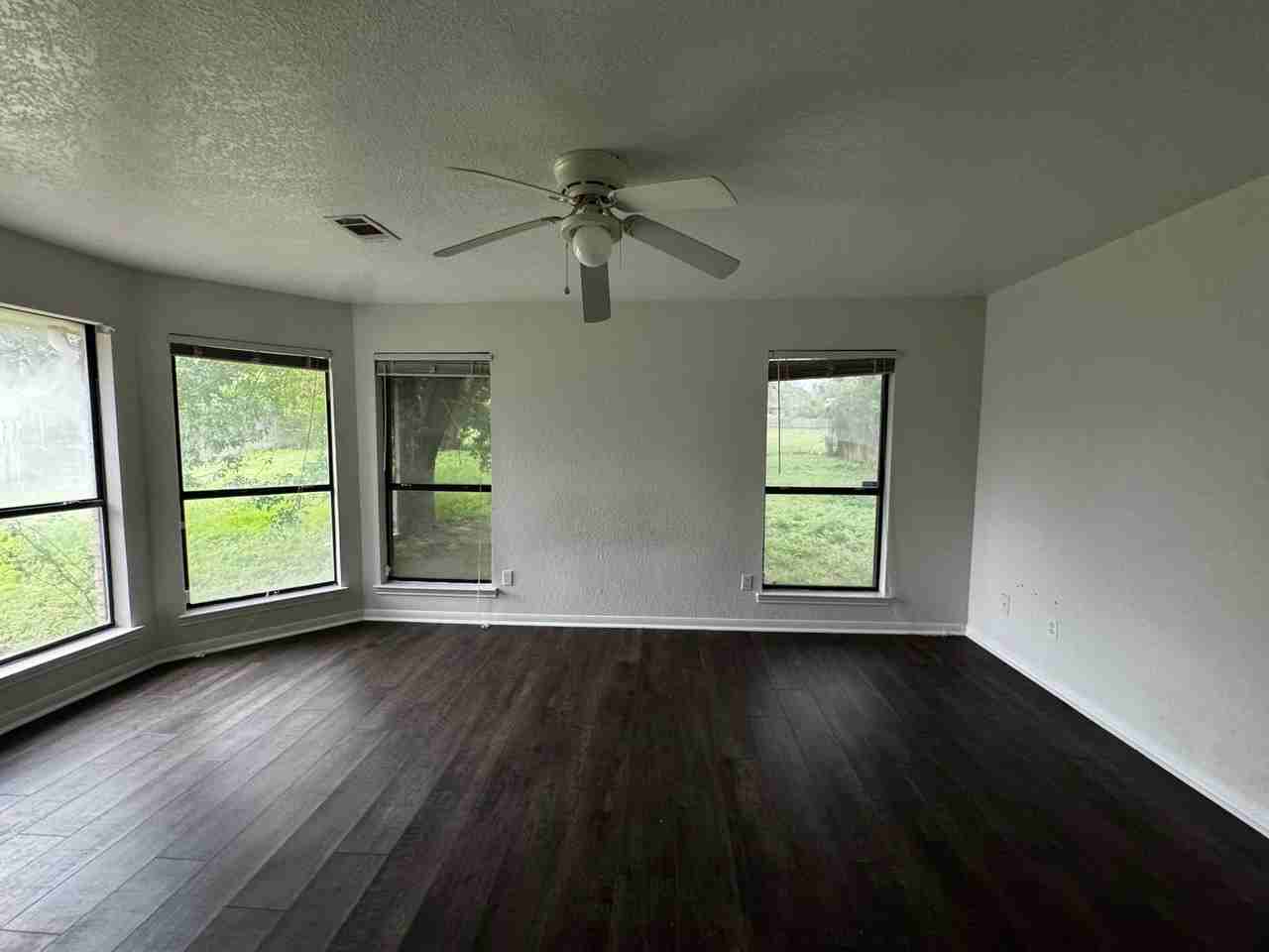 1306 Amthor Ave - Photo 6 of 23