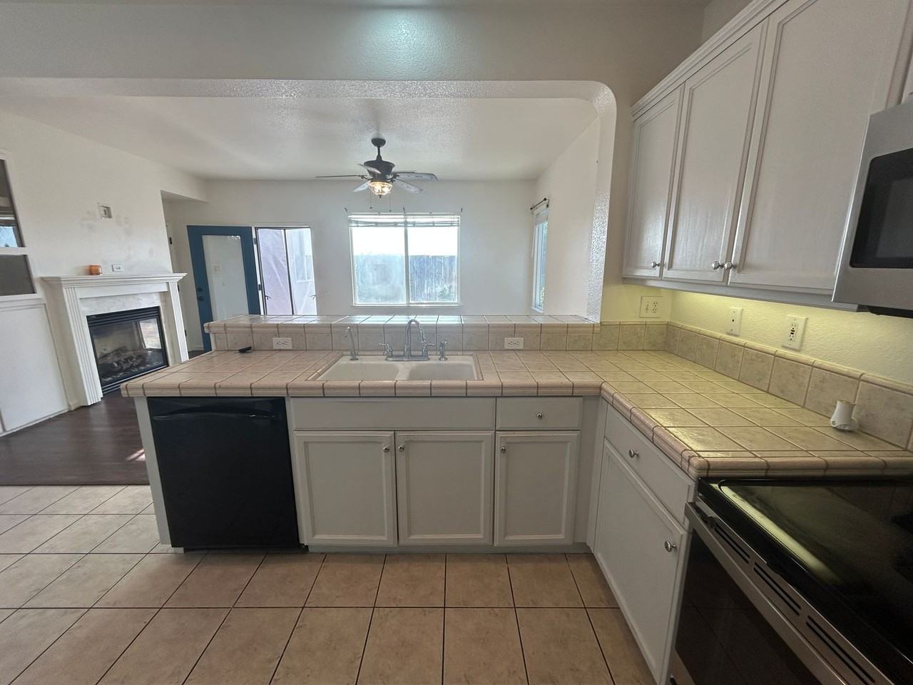 3293 Dewar Ln - Photo 6 of 29