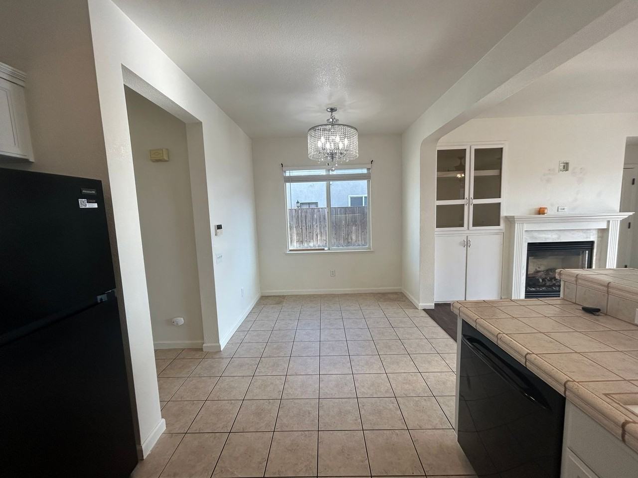 3293 Dewar Ln - Photo 7 of 29