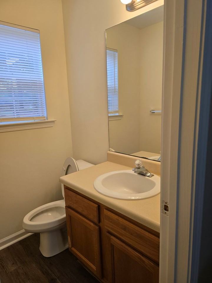 9814A Whitefield Ave - Photo 6 of 16