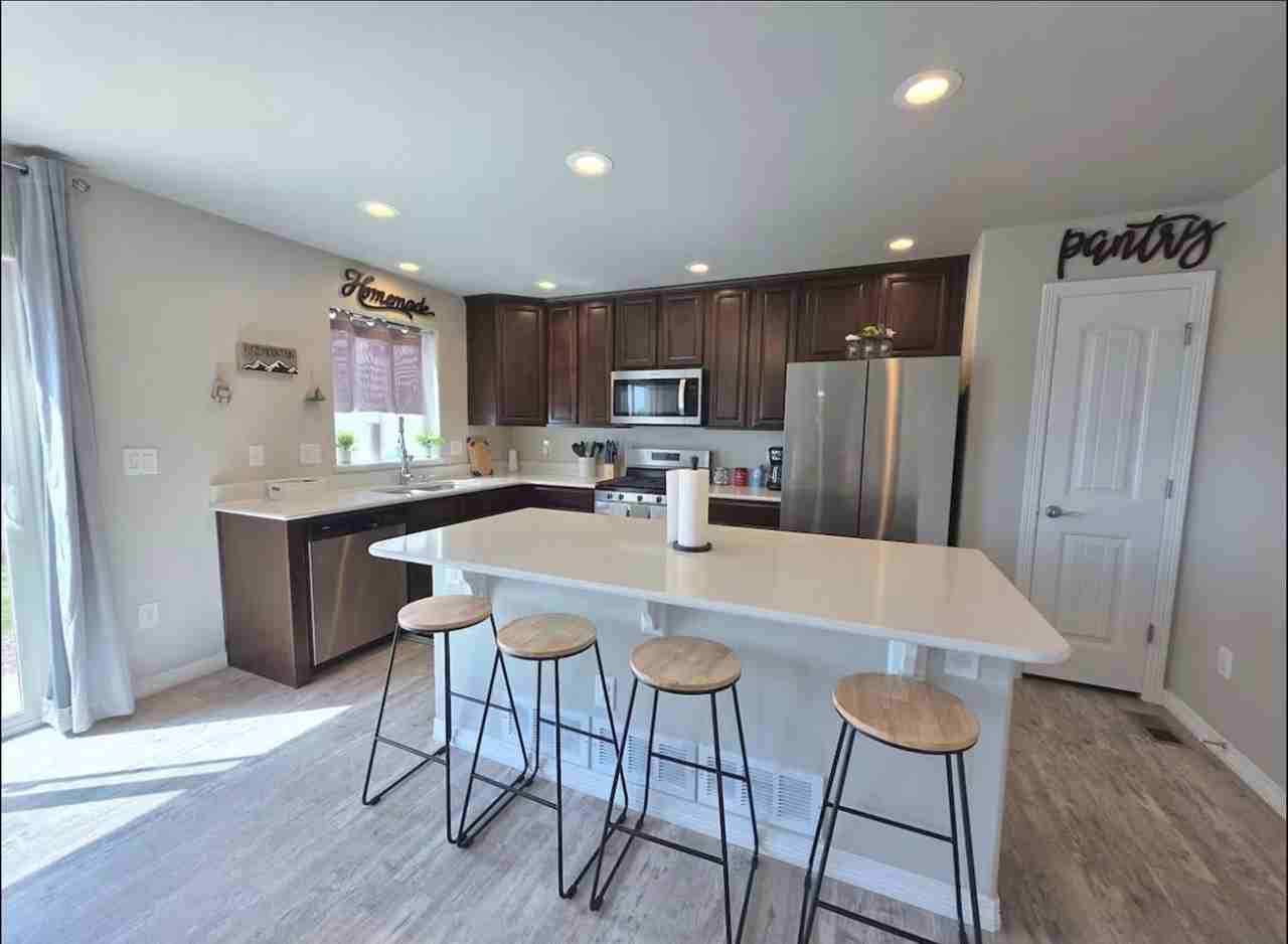 6784 Skuna Dr - Photo 4 of 30