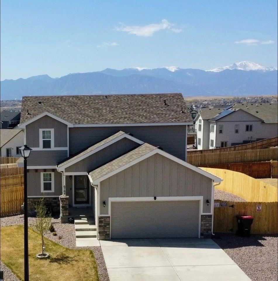 6784 Skuna Dr - Photo 2 of 32