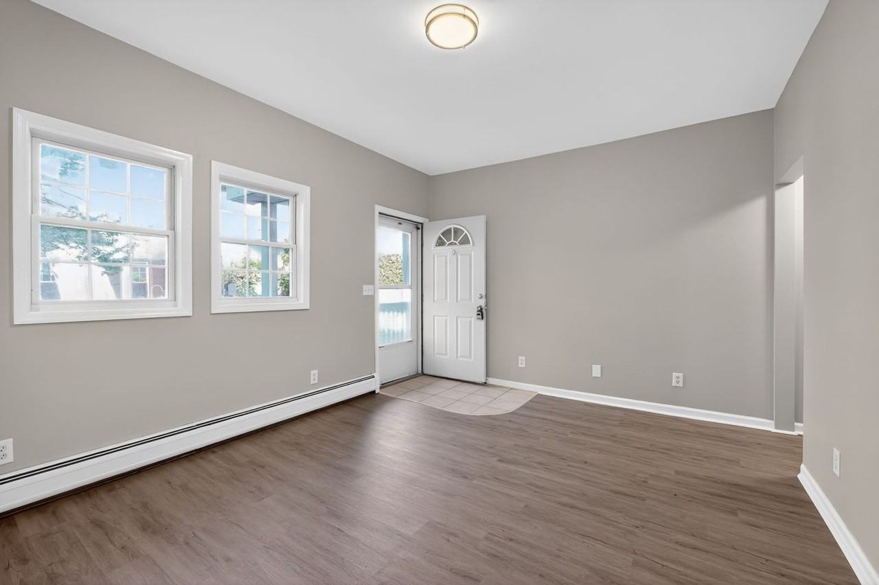 1719 Madison Ave - Photo 3 of 31