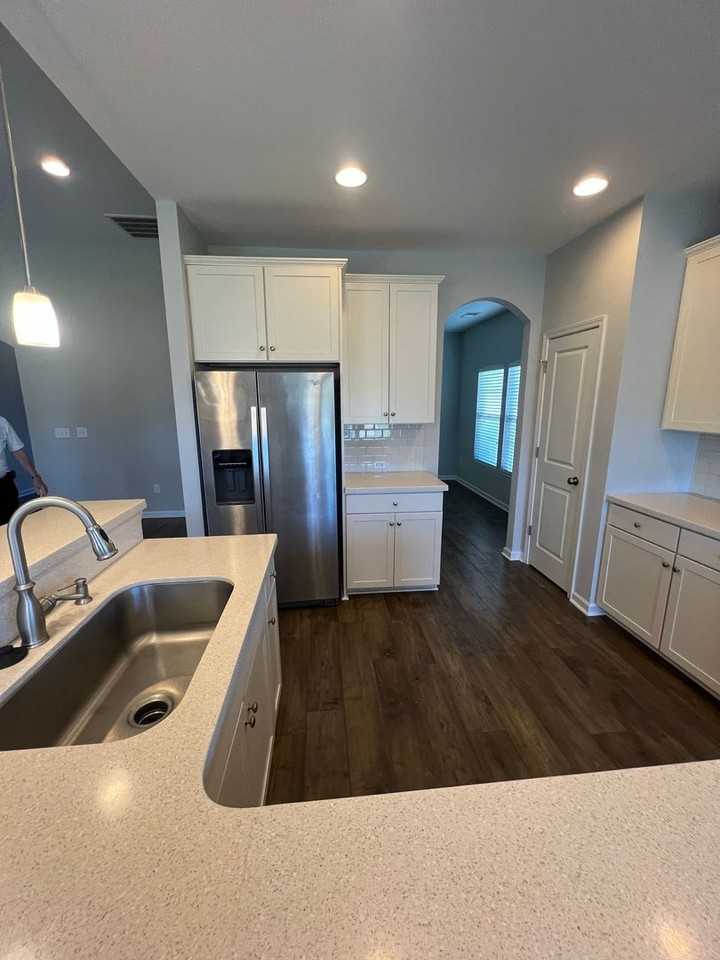 791 Devon Estate Ave - Photo 5 of 27