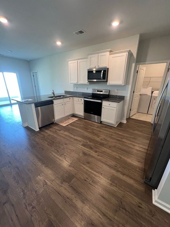 377 Forestbrook Cove Cir - Photo 2 of 16