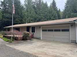 featured image of 4005 Ne Kedros Dr