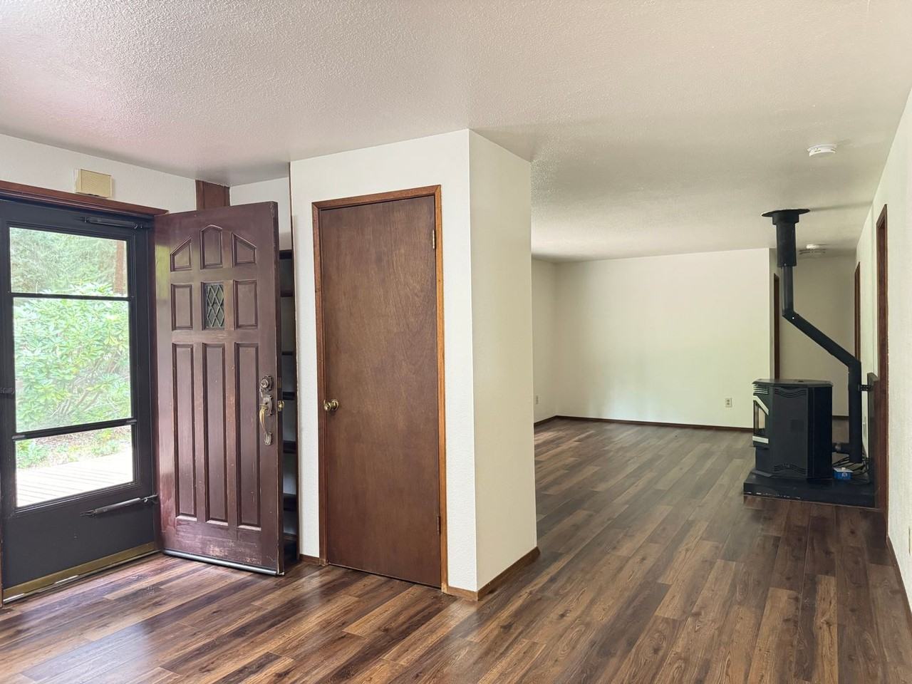 4005 Ne Kedros Dr - Photo 3 of 19