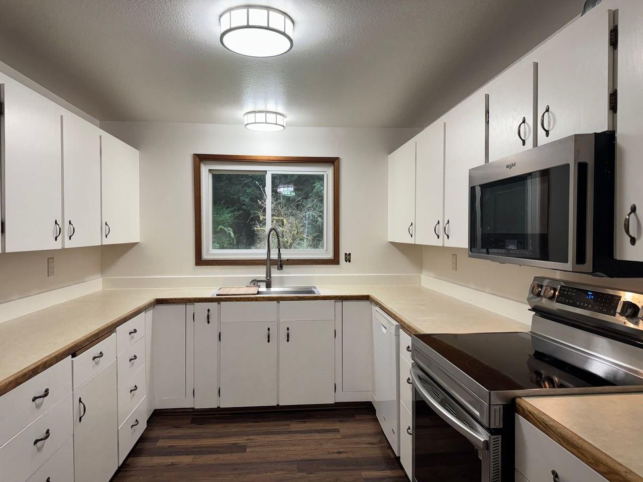 4005 Ne Kedros Dr - Photo 4 of 19