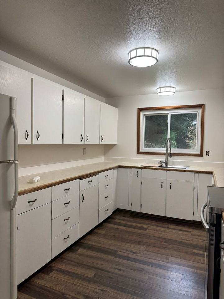 4005 Ne Kedros Dr - Photo 5 of 19