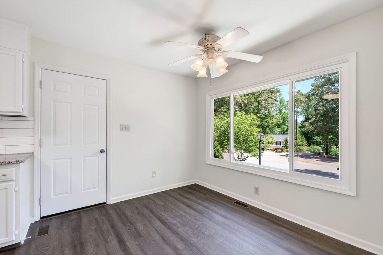 105 Amberhill Ct - Photo 6 of 38
