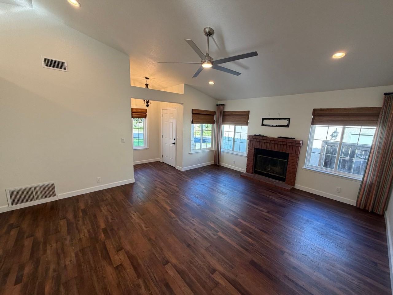 4374 Woodmere Rd - Photo 3 of 13