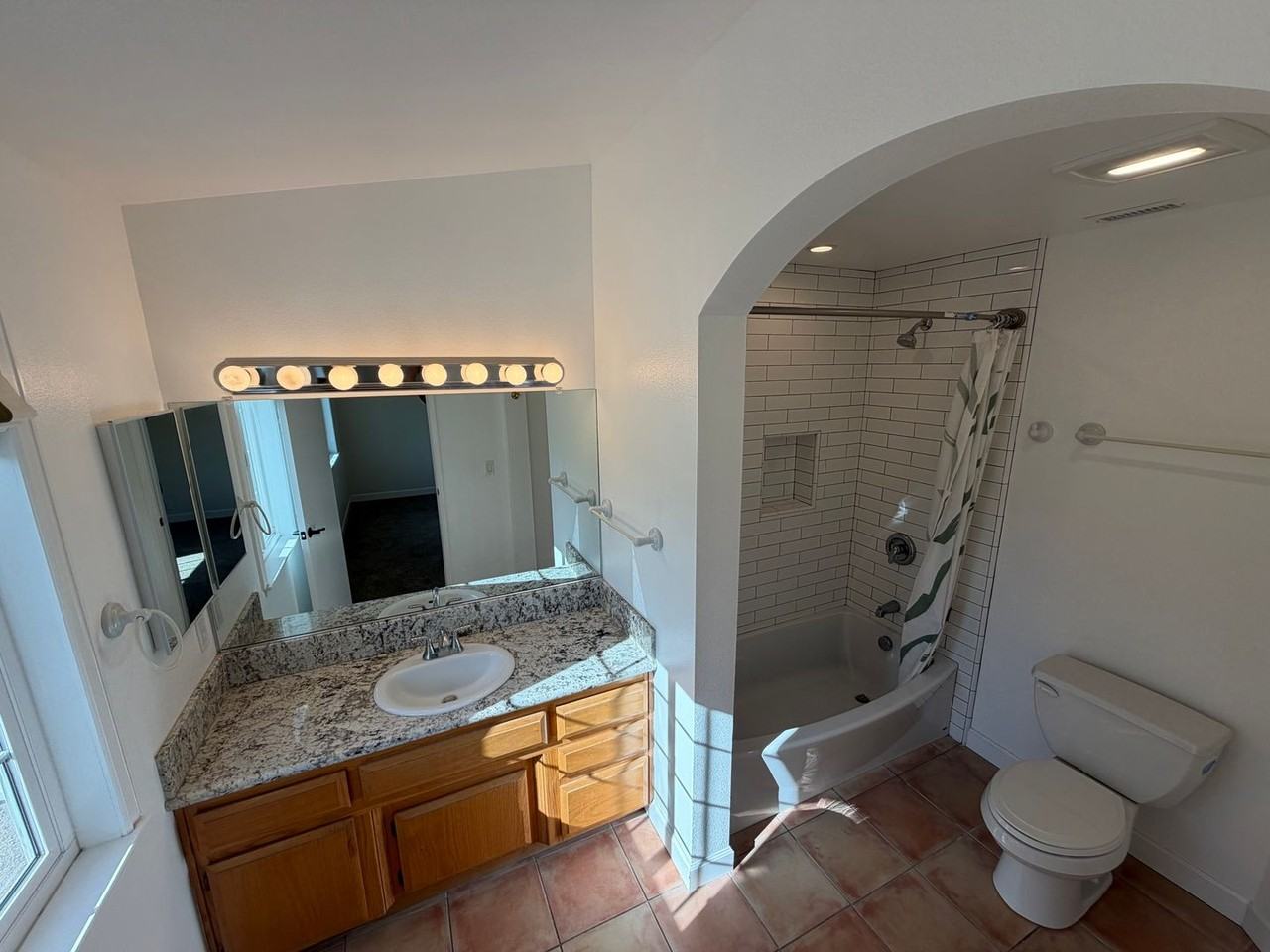 4374 Woodmere Rd - Photo 7 of 13