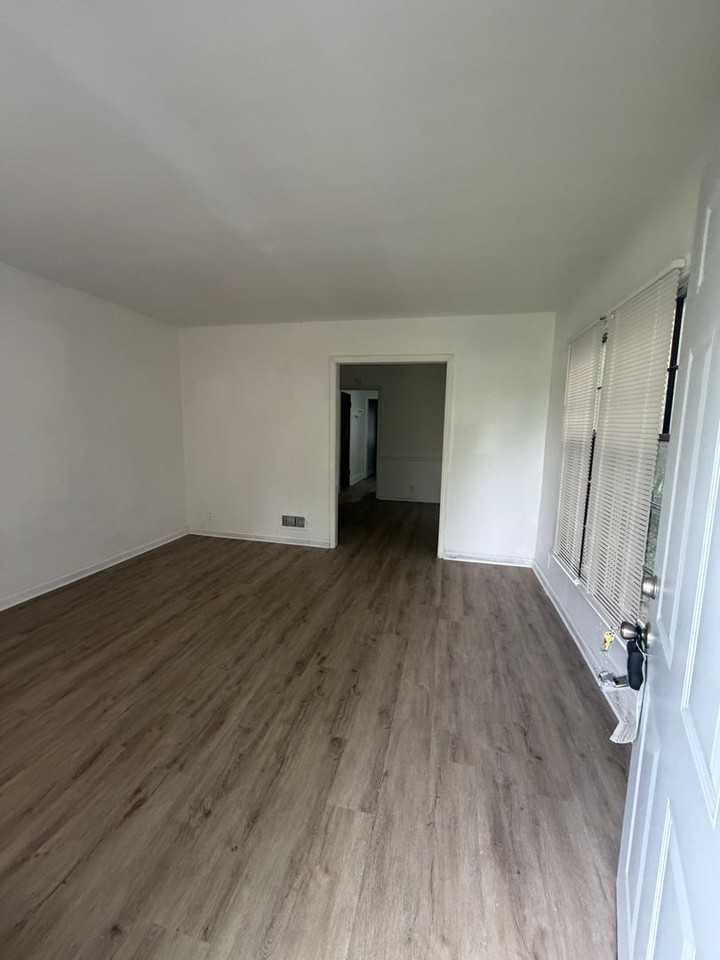 3461 N Dequincy St - Photo 2 of 6