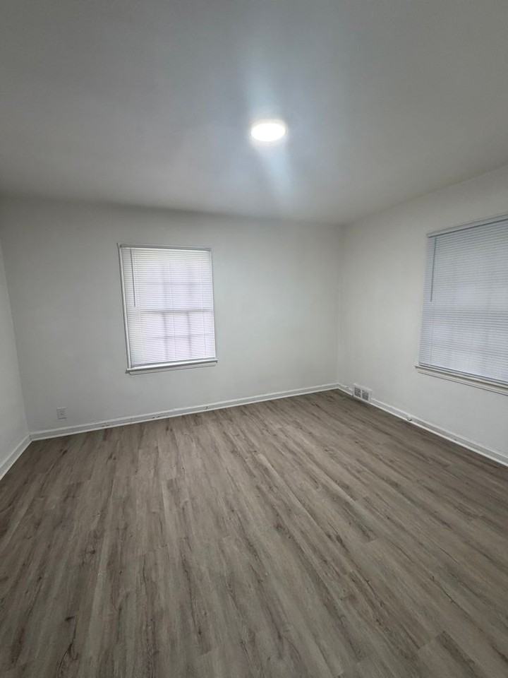 3461 N Dequincy St - Photo 4 of 6
