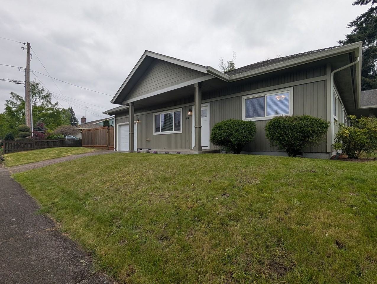 2410 Lily Ave - Photo 2 of 21