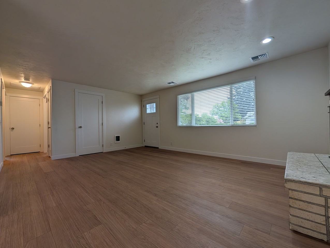 2410 Lily Ave - Photo 6 of 21