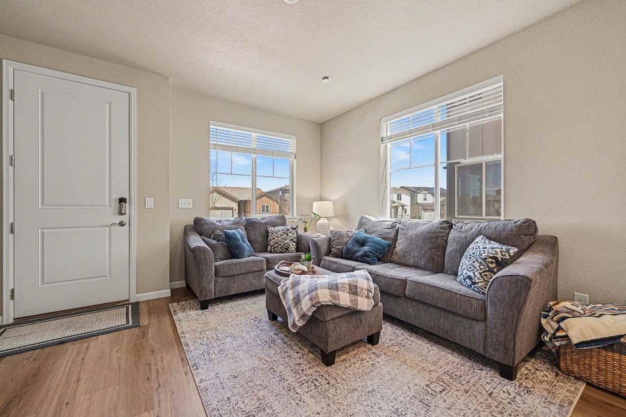 18240 Caffey Dr - Photo 2 of 20