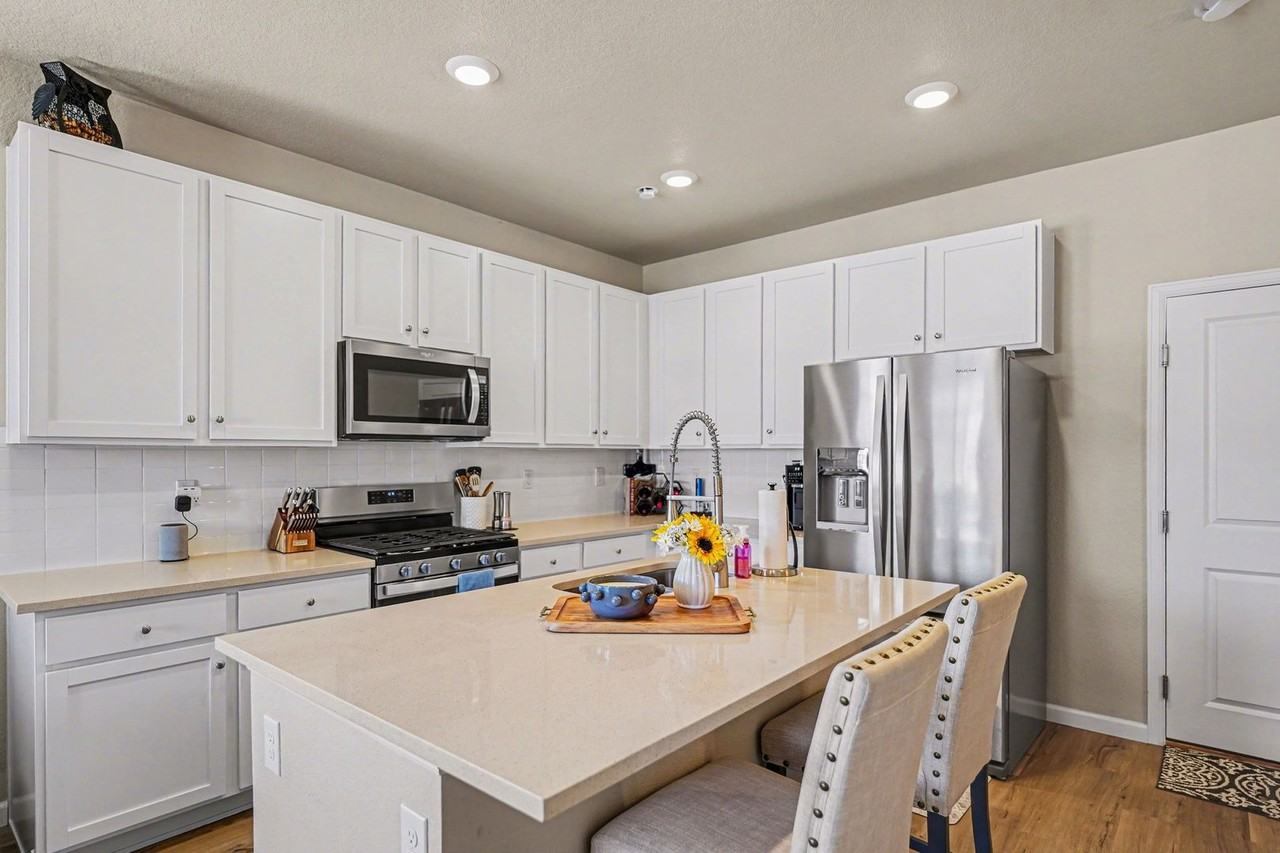 18240 Caffey Dr - Photo 6 of 20