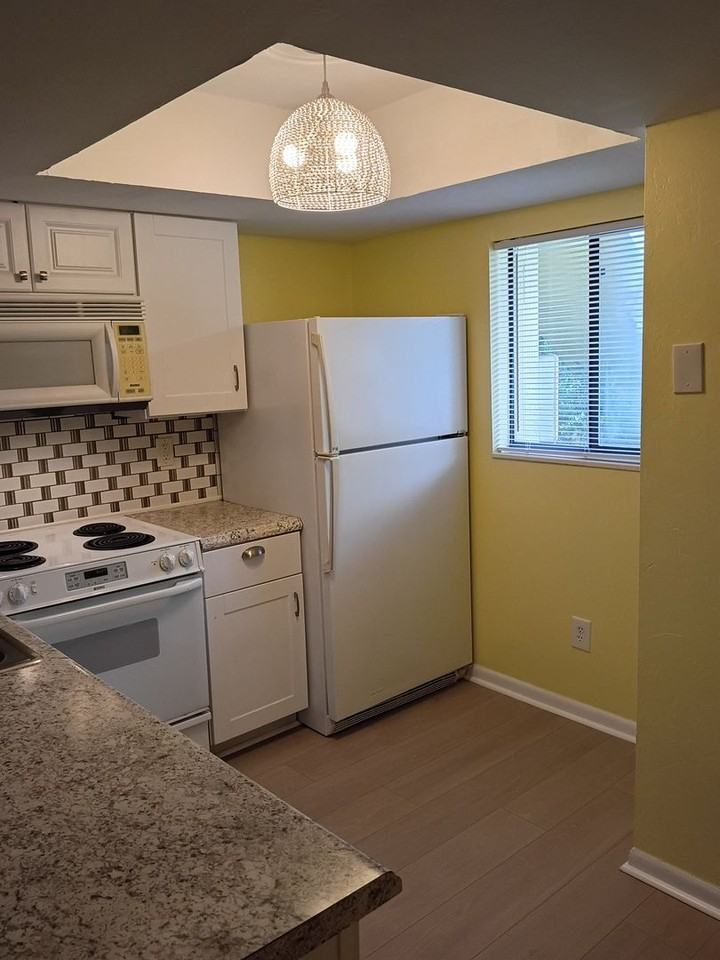 1301 Pridgen Rd - Photo 5 of 41