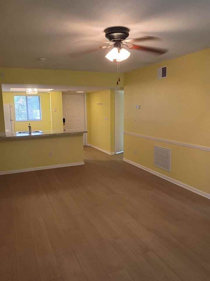 1301 Pridgen Rd - Photo 6 of 41