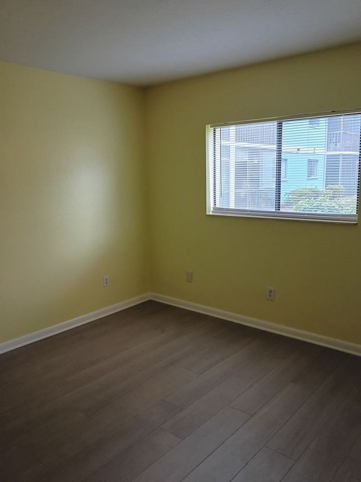 1301 Pridgen Rd - Photo 7 of 41