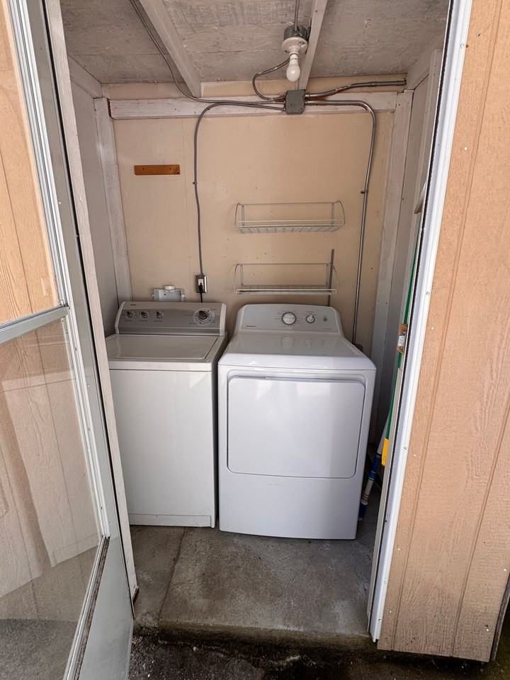 231 Foresthill Ave - Photo 2 of 10