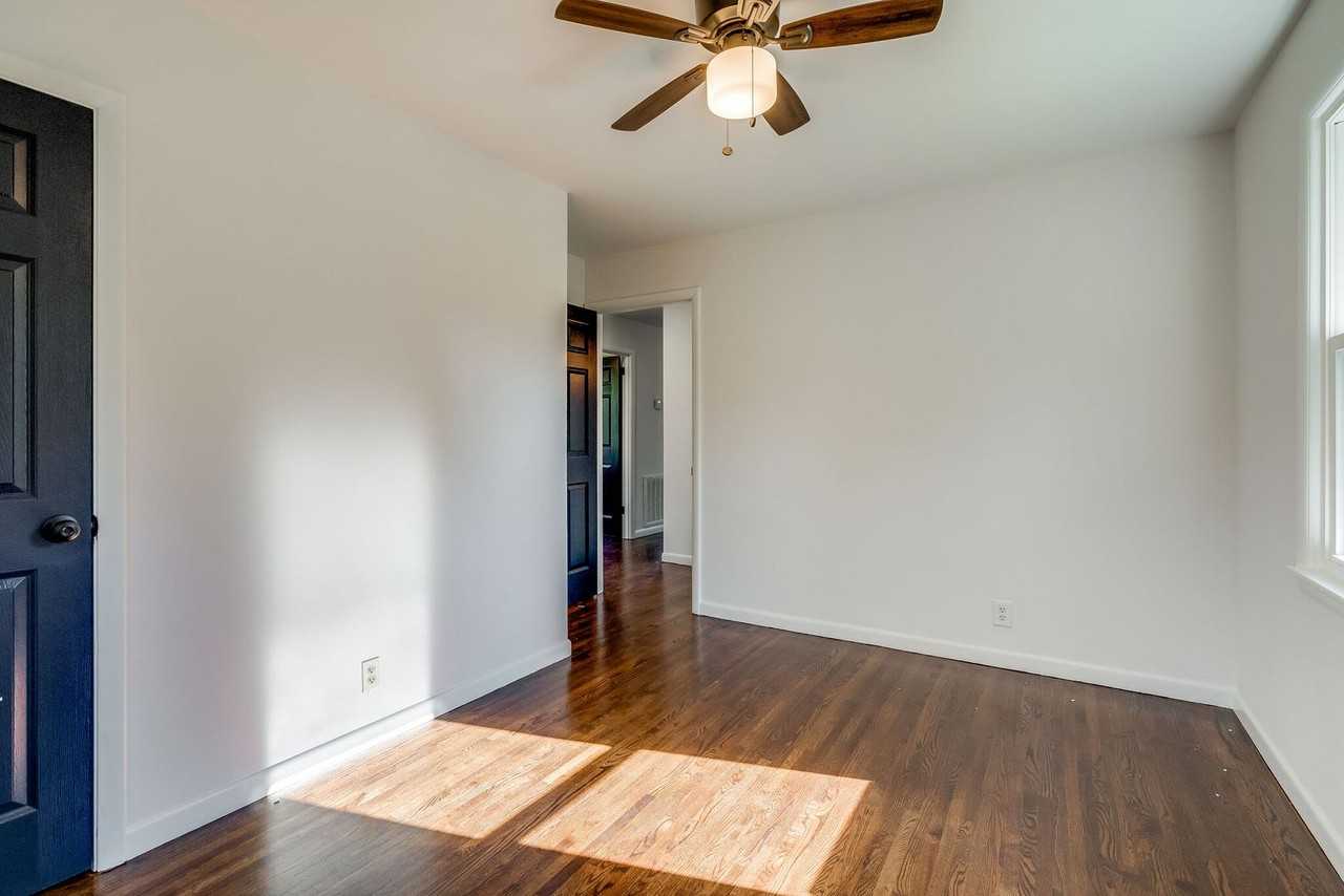 1907 Dabbs Ave - Photo 2 of 14