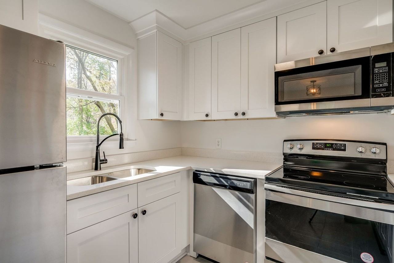 1907 Dabbs Ave - Photo 3 of 14