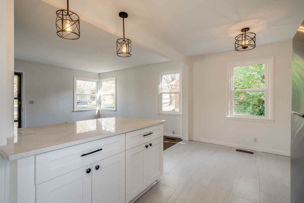 1907 Dabbs Ave - Photo 5 of 14