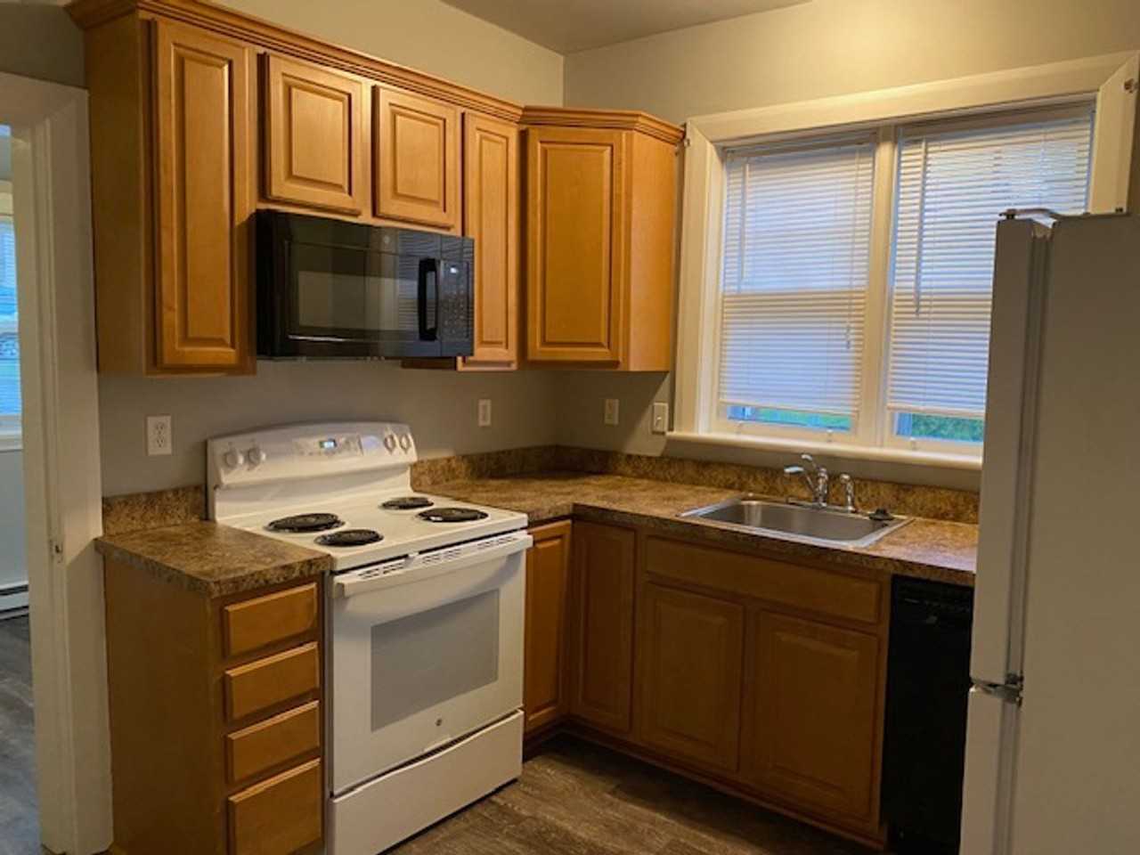 121 Sharpless St - Photo 3 of 18