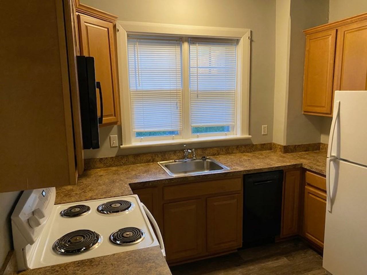 121 Sharpless St - Photo 4 of 18