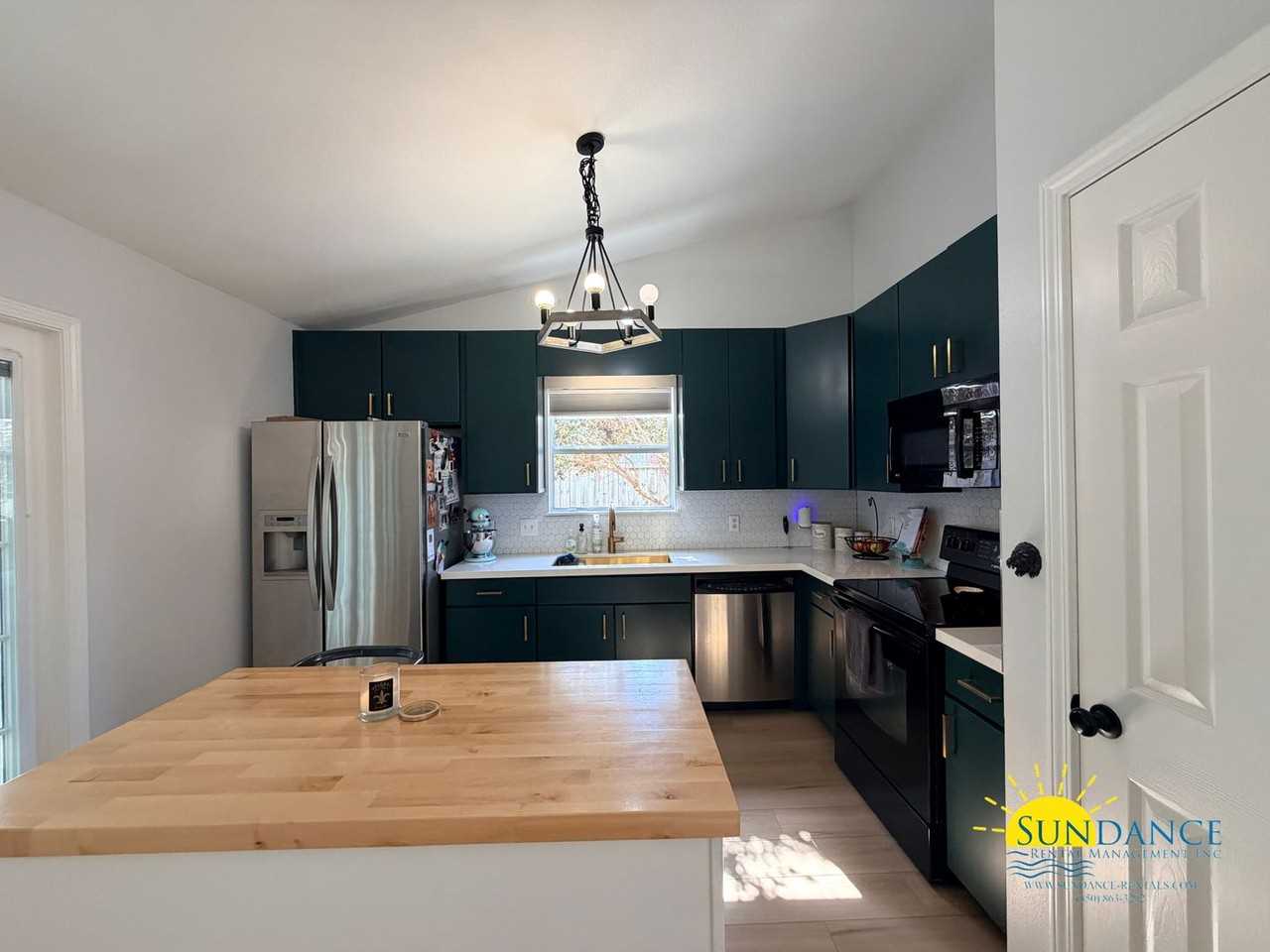 1303 Sterling Point Dr - Photo 7 of 28