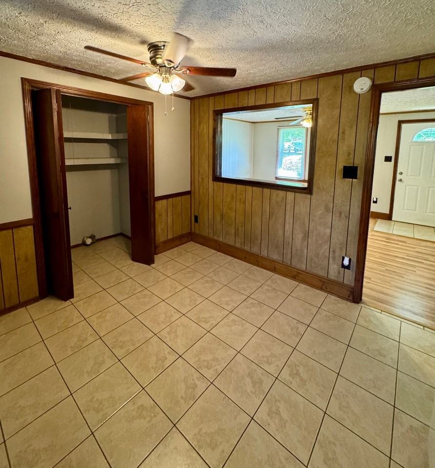 119 Morris Ave - Photo 3 of 18