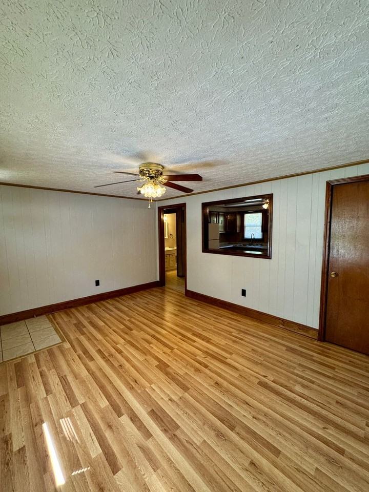 119 Morris Ave - Photo 6 of 18