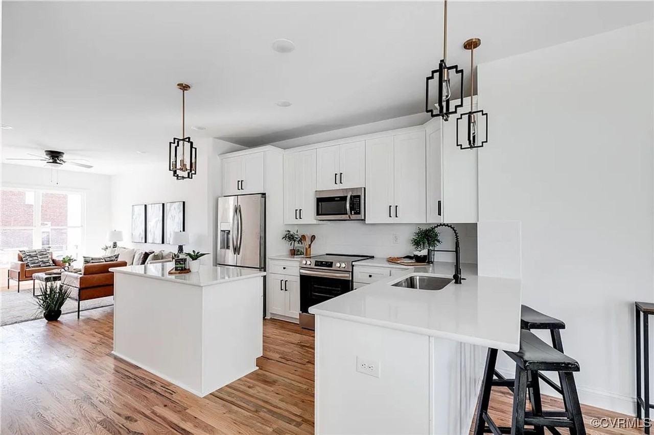 3222 N St - Photo 5 of 30