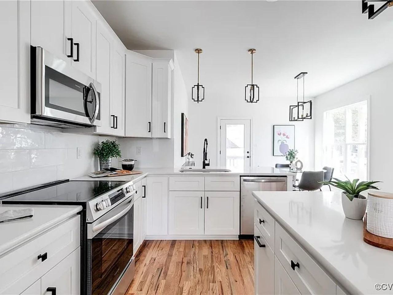 3222 N St - Photo 6 of 30