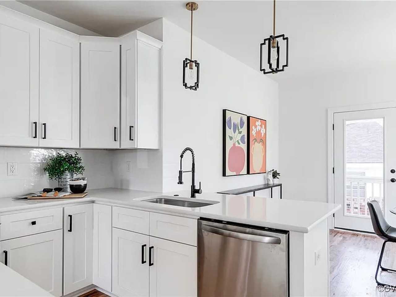 3222 N St - Photo 7 of 30