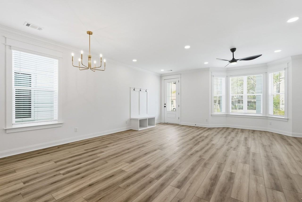 1205 E 34th St - Photo 4 of 34