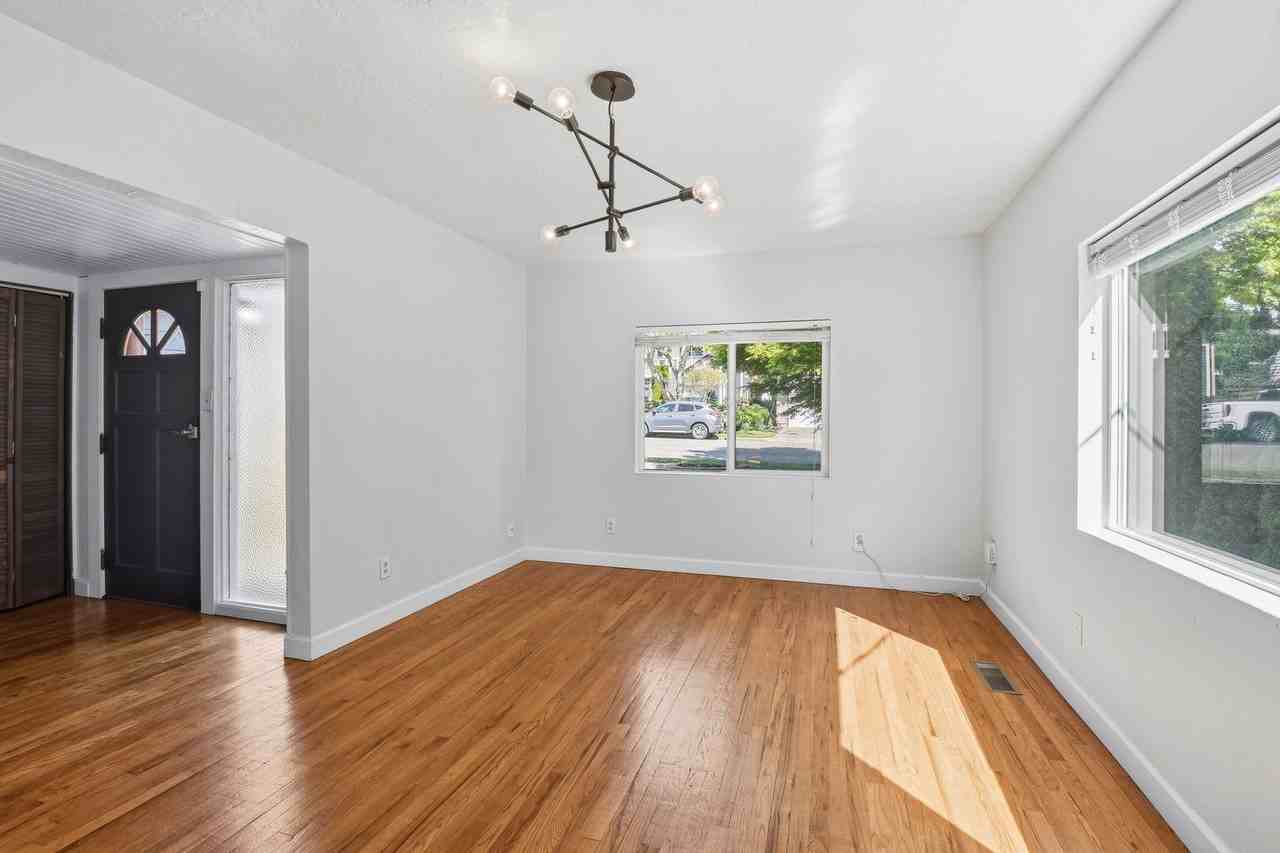 317 9th Ave - Photo 5 of 22