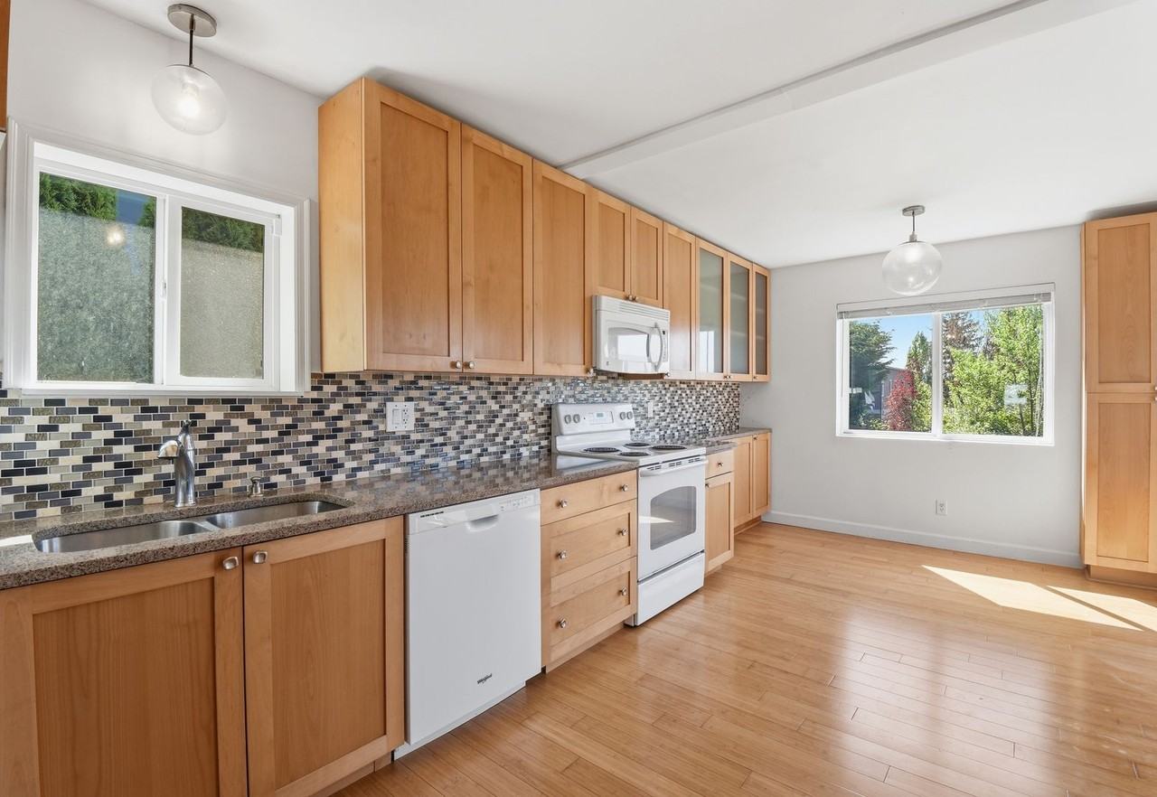 317 9th Ave - Photo 6 of 22