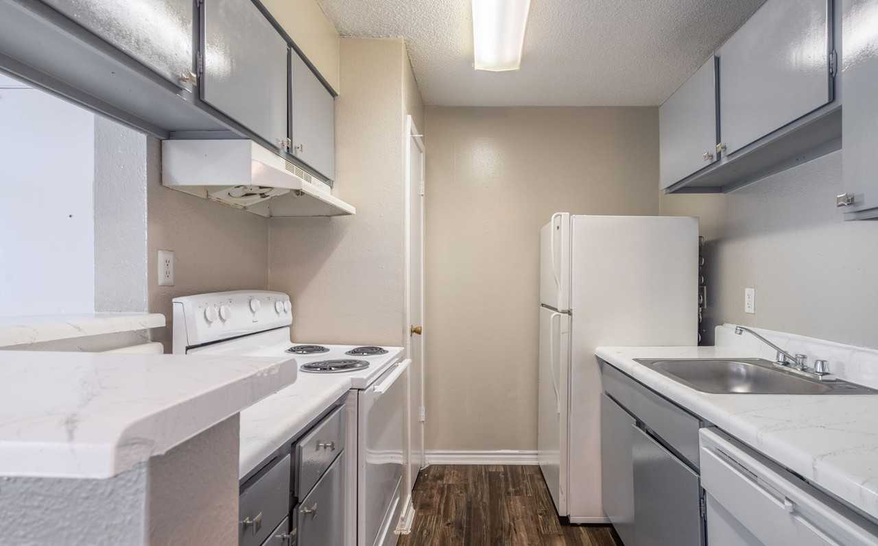 Albion Apartments - Photo 2 of 31
