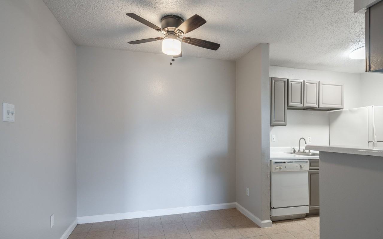 Albion Apartments - Photo 3 of 31