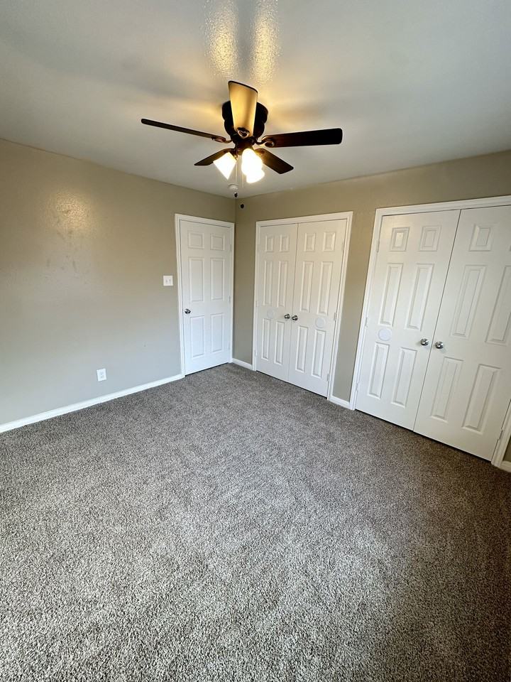 Casa Rosa Apartments - Photo 6 of 15