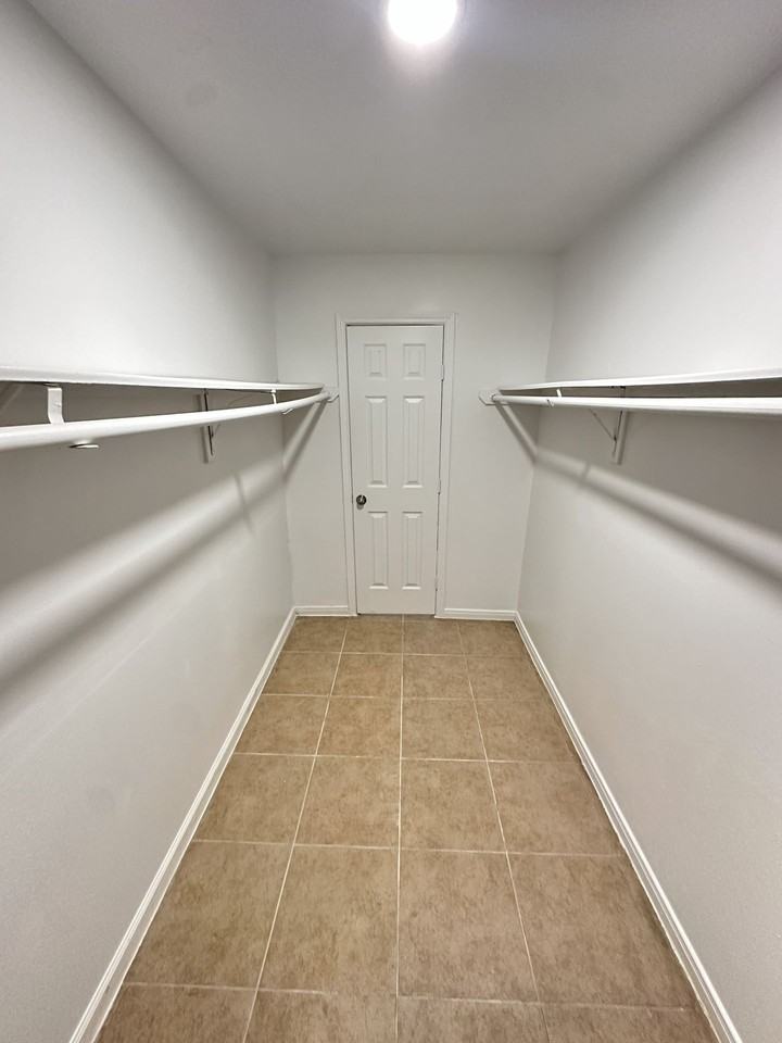 Casa Rosa Apartments - Photo 7 of 15