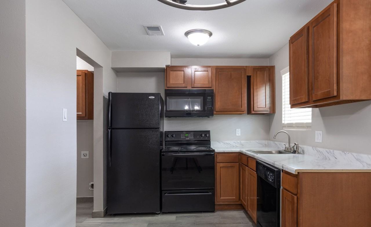 The Monaco Villas Apartments - Photo 4 of 19