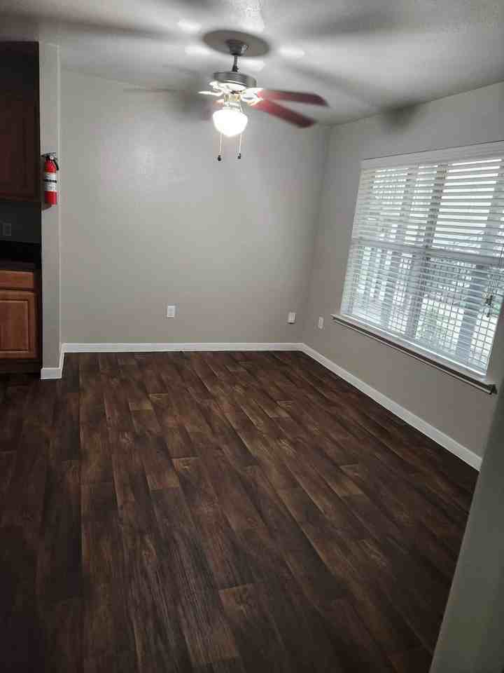 Premier on Woodfair Apartments - Photo 5 of 17