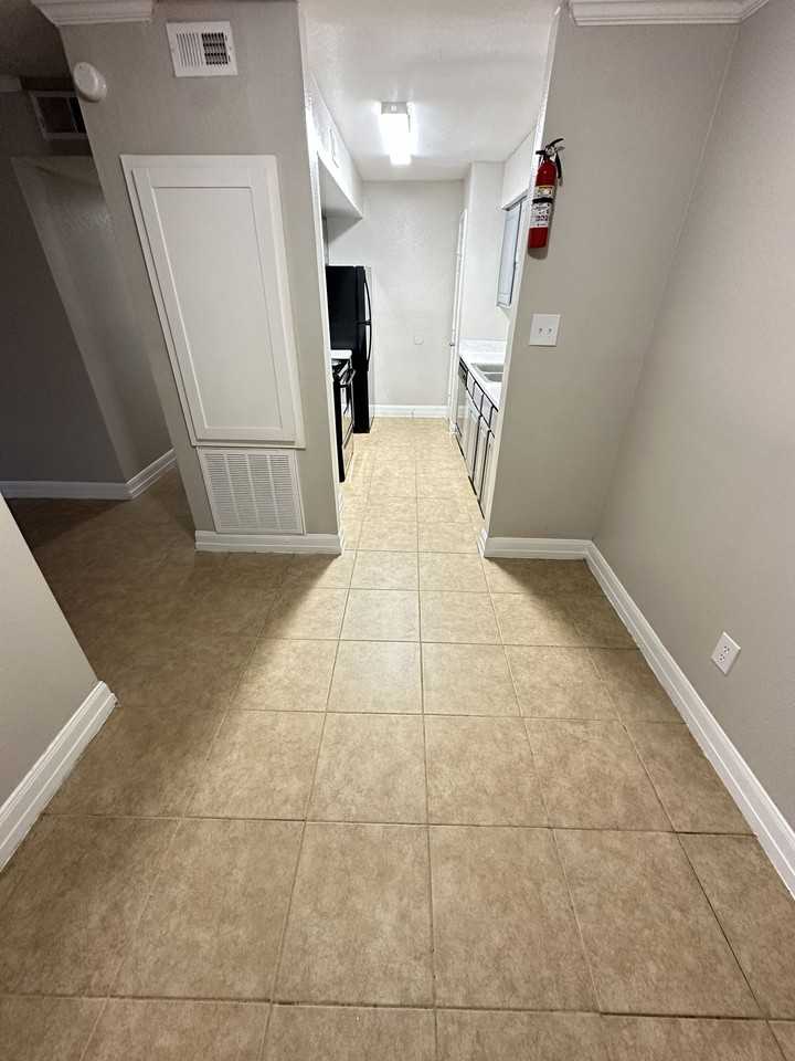 Serena Oaks Apartments - Photo 6 of 26