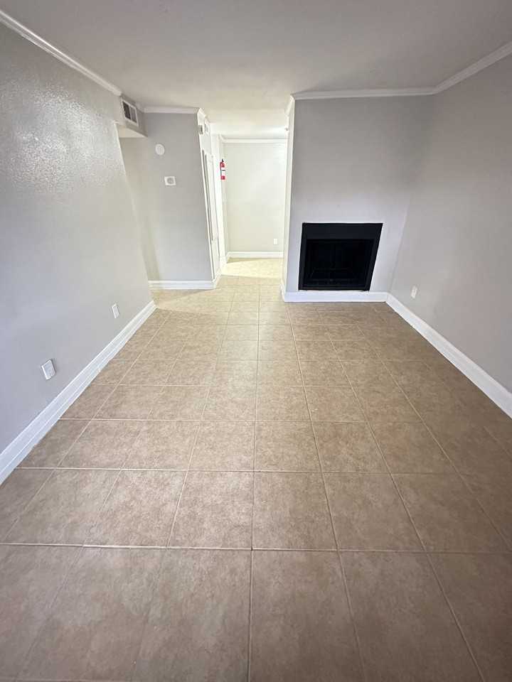 Serena Oaks Apartments - Photo 7 of 26